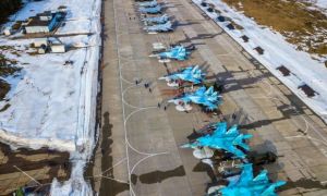 Ukraine tập kích lớn chưa từng có vào hàng loạt sân bay Nga