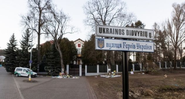 Đại sứ quán Nga ở Lithuania bị tấn công bằng bom xăng